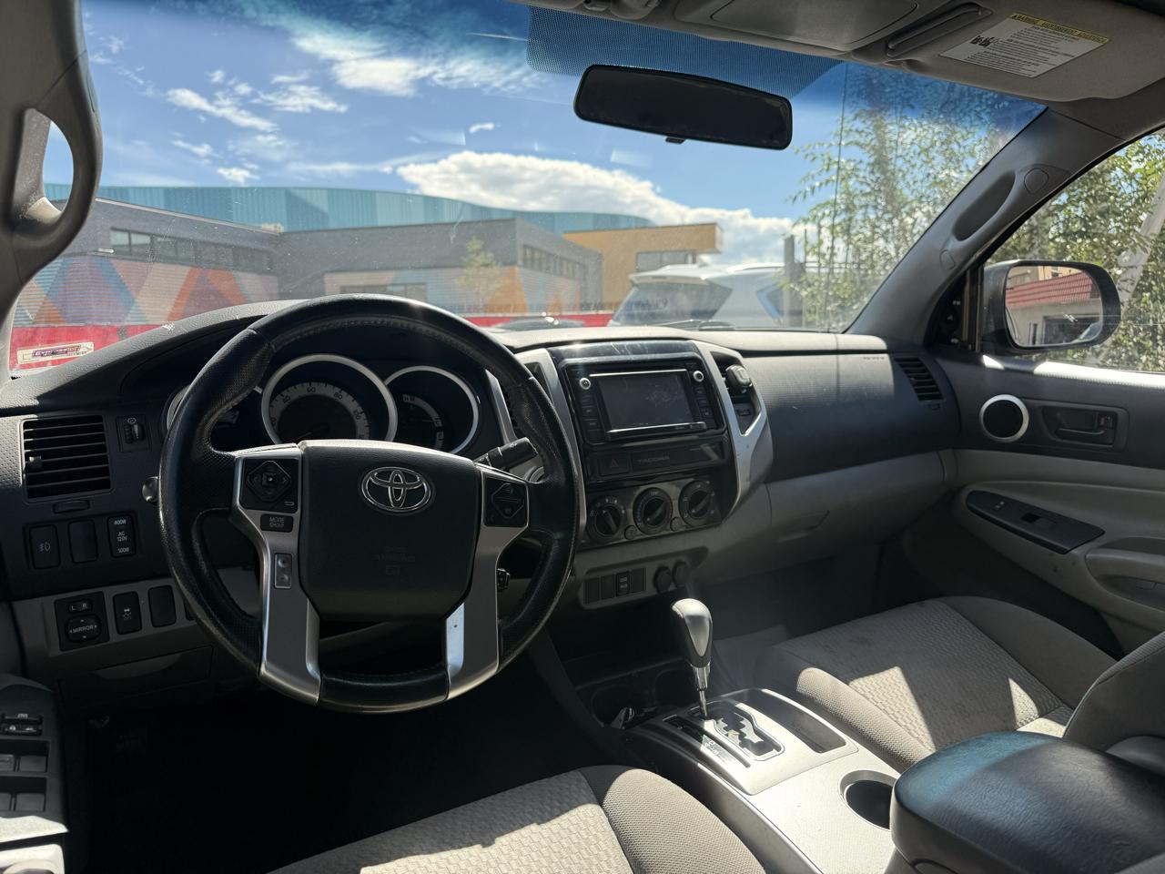 Toyota Tacoma photo 13