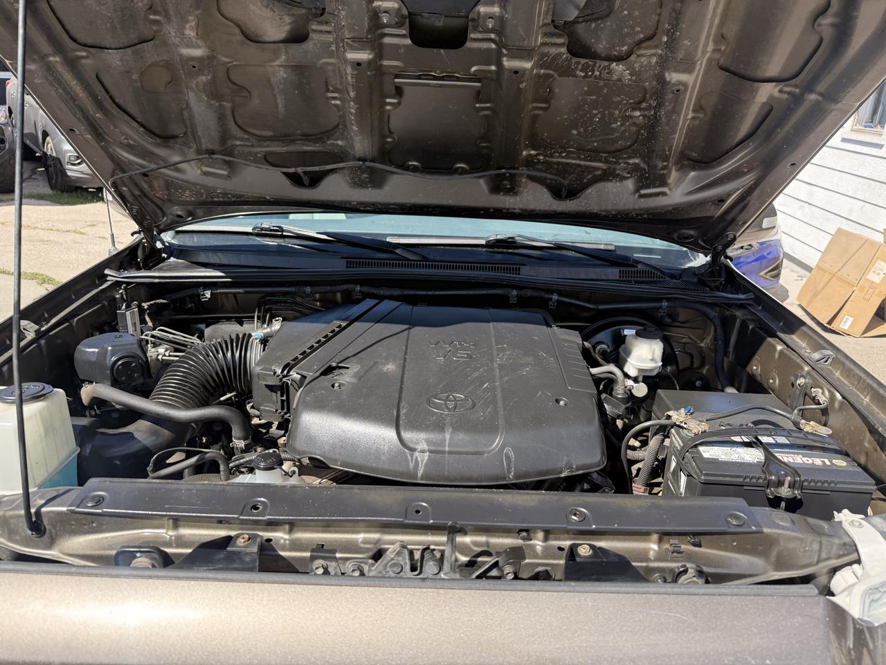 Toyota Tacoma photo 15