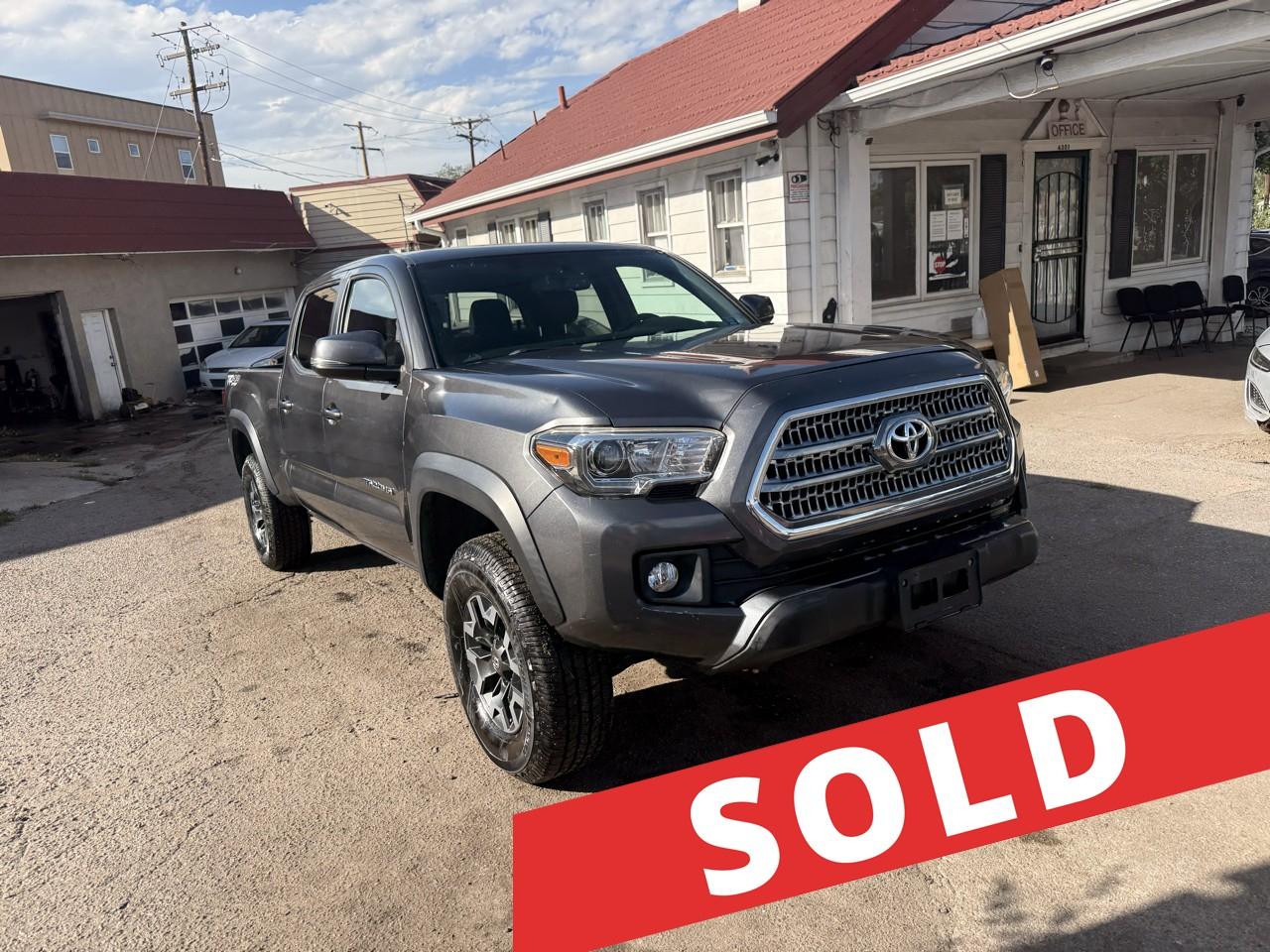 2017 Toyota Tacoma TRD Off Road Double Cab 6' Bed V6 4x4 AT (Natl)