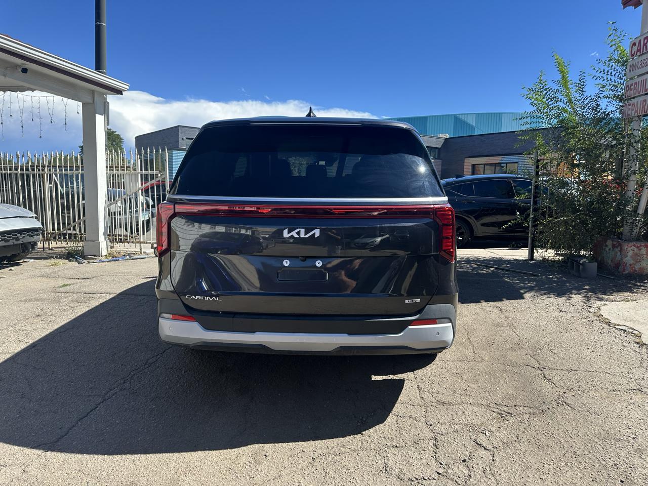 Kia Carnival photo 5