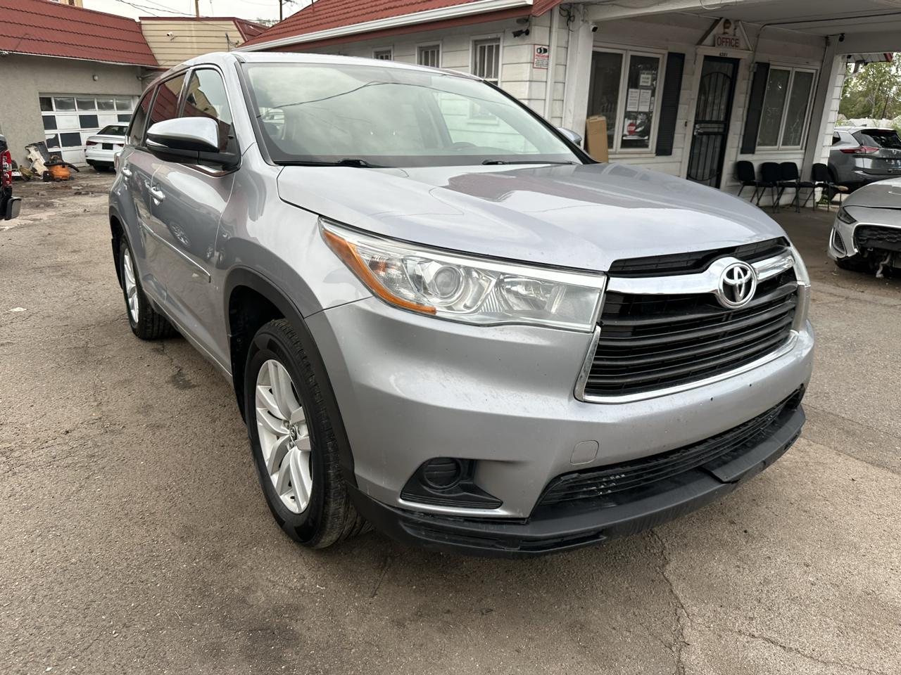 2016 Toyota Highlander AWD 4dr V6 LE (Natl)