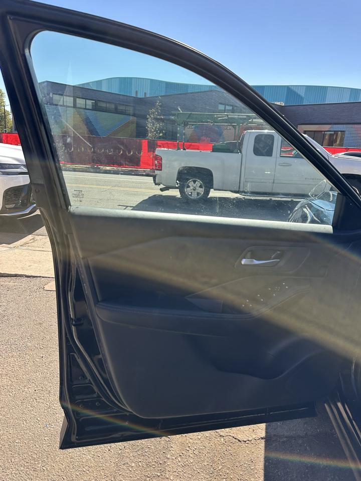 Nissan Rogue photo 9