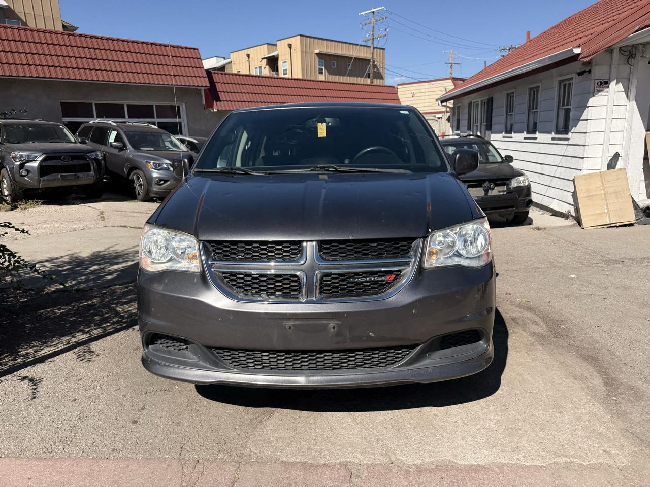 Dodge Grand Caravan photo 2