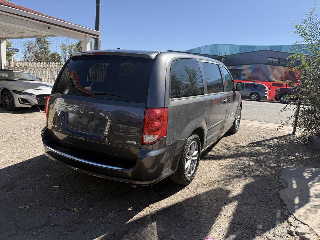 Dodge Grand Caravan photo 5