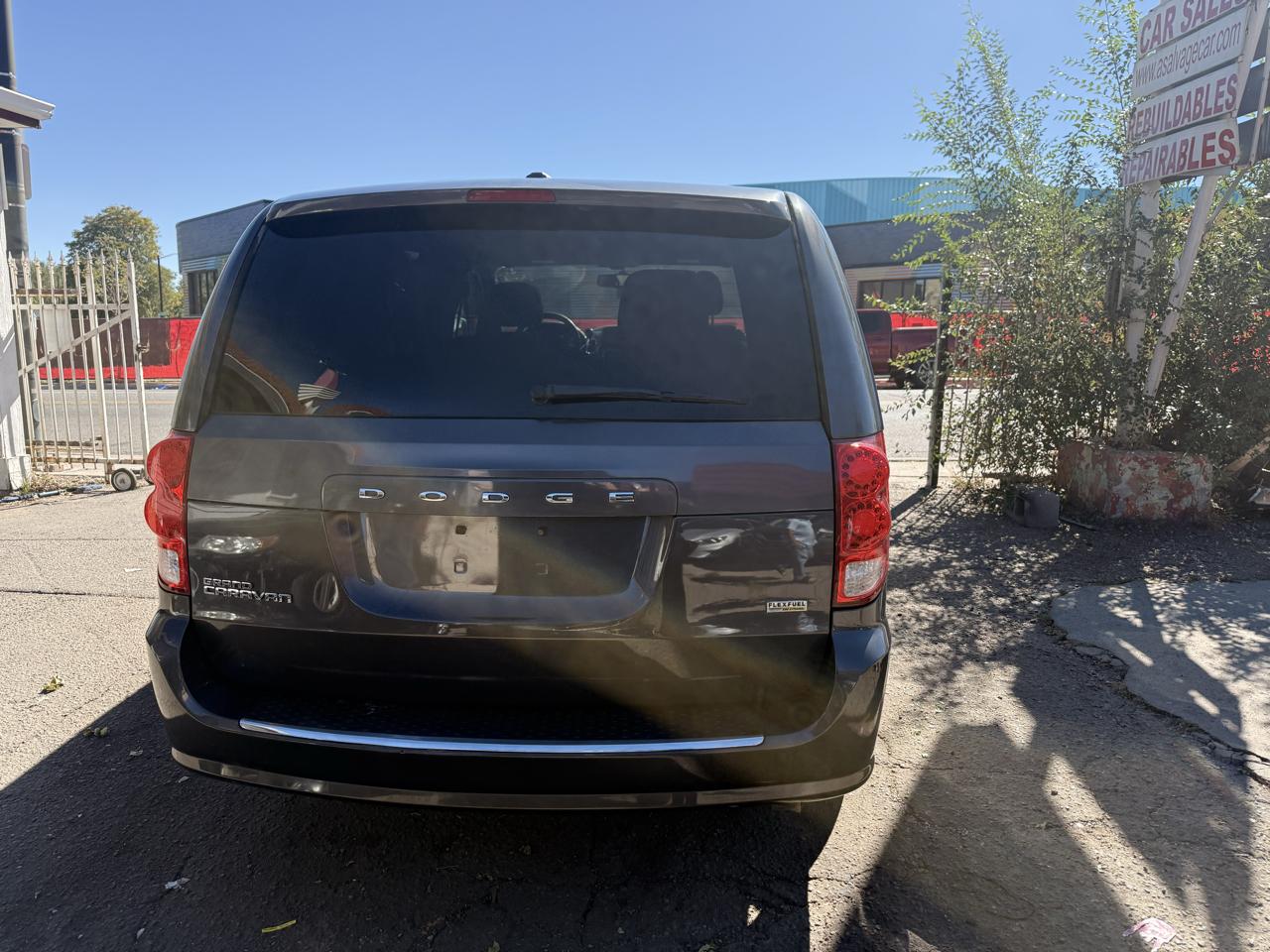 Dodge Grand Caravan photo 6