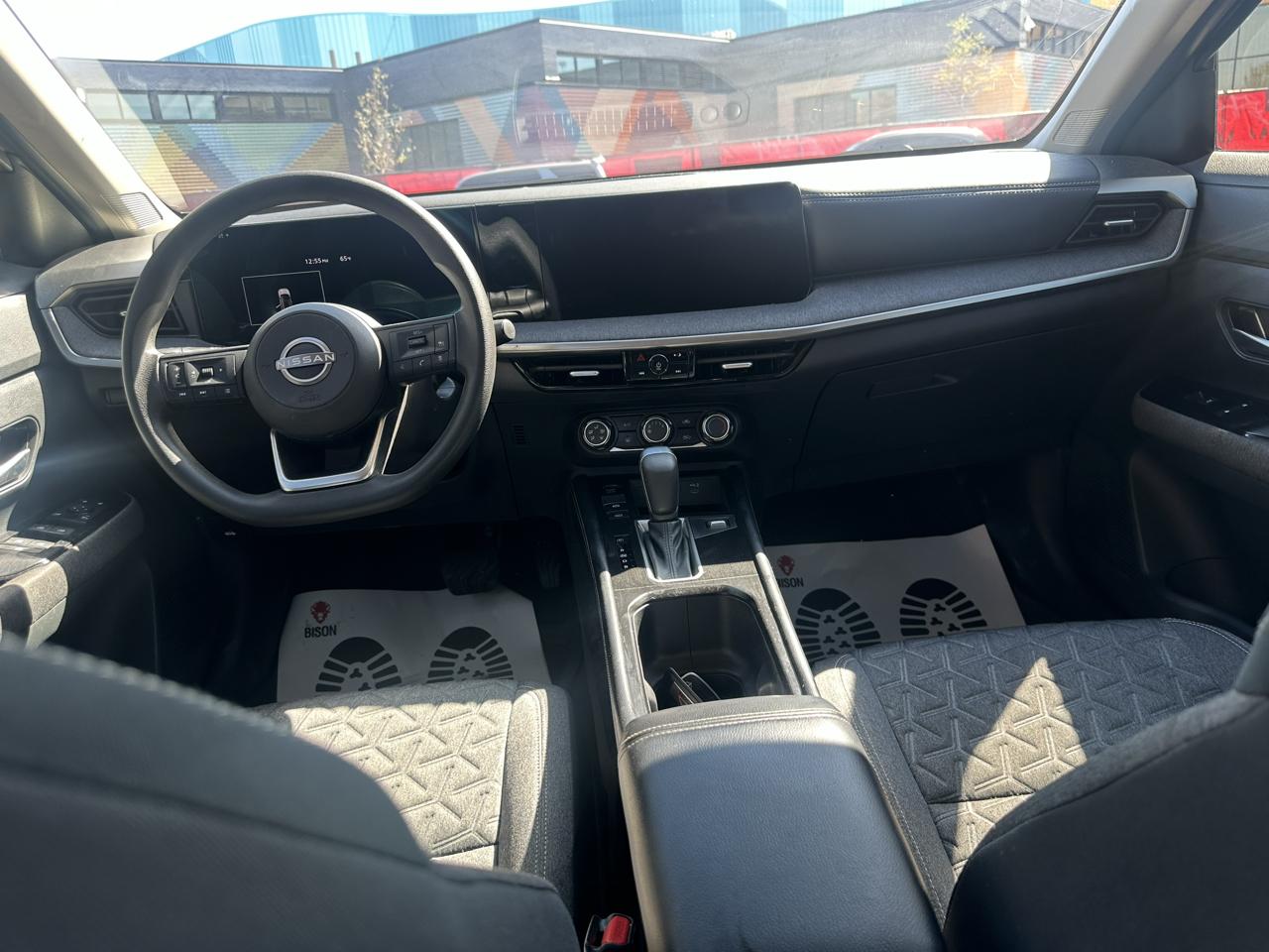 Nissan Kicks MPV photo 13