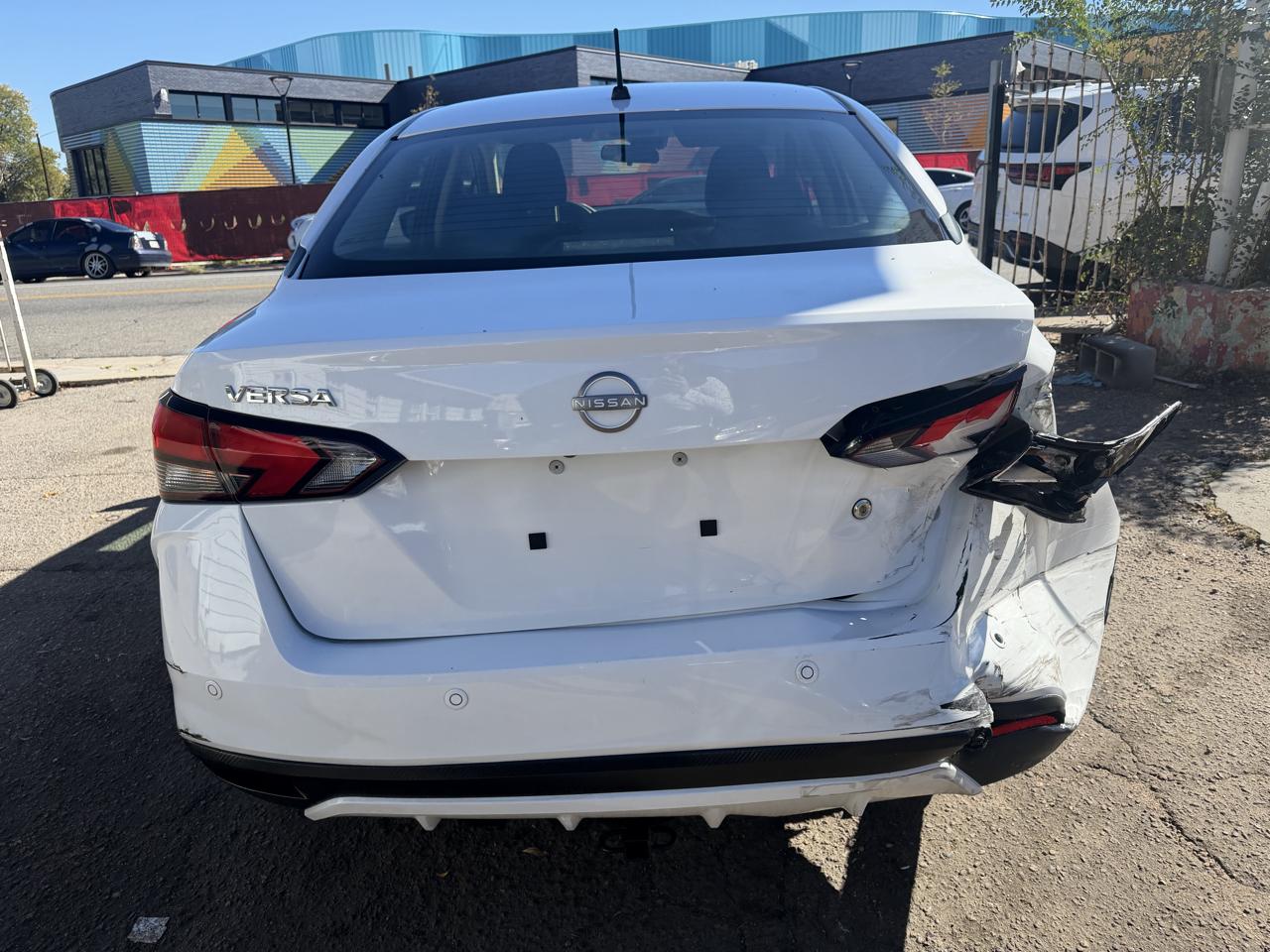 Nissan Versa photo 6