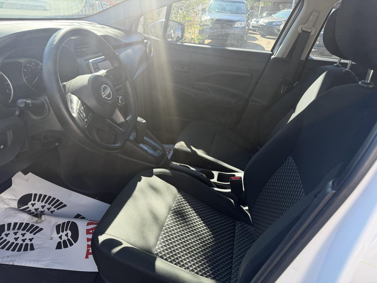 Nissan Versa photo 14