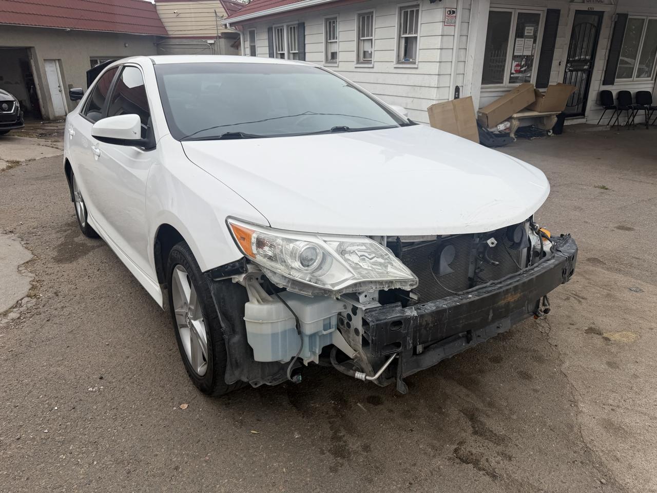 2014 Toyota Camry 2014.5 4dr Sdn I4 Auto SE Sport (Natl)