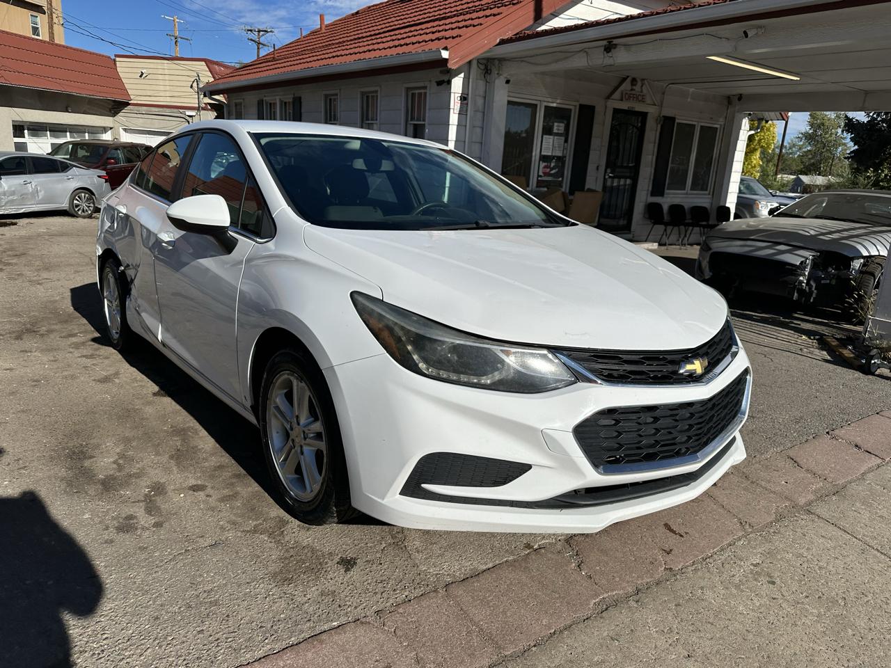 2017 Chevrolet Cruze 4dr Sdn 1.4L LT w/1SD