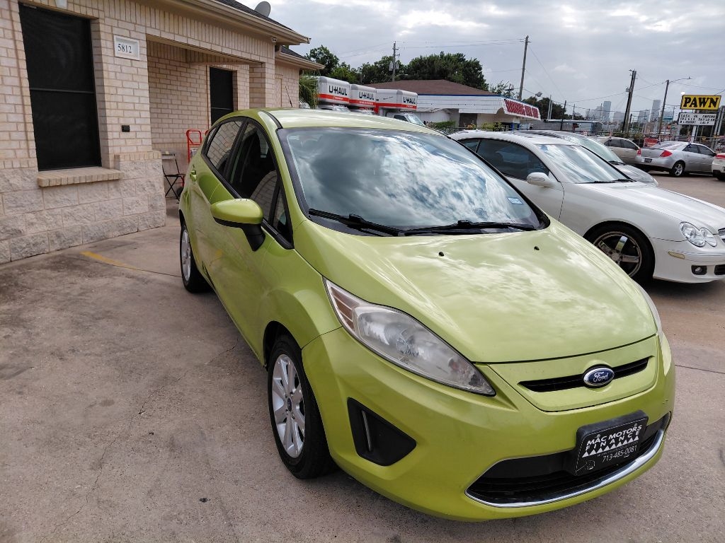 2012 Ford Fiesta SE's photo
