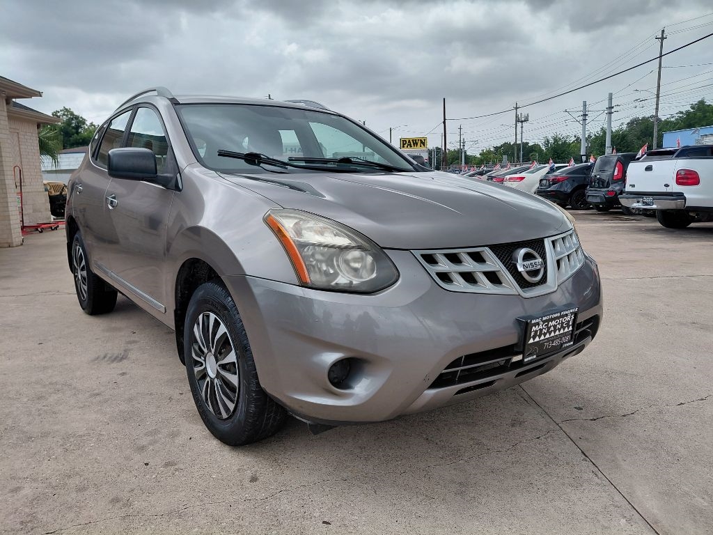 2015 Nissan Rogue Select S's photo