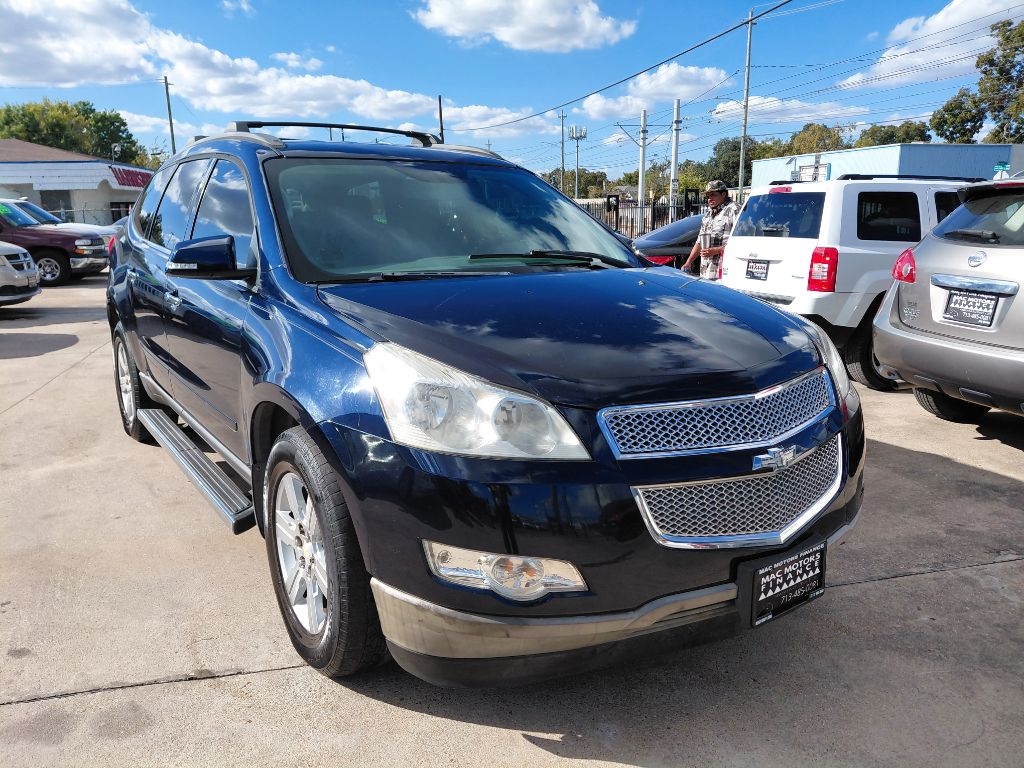 2011 Chevrolet Traverse 2LT AWD