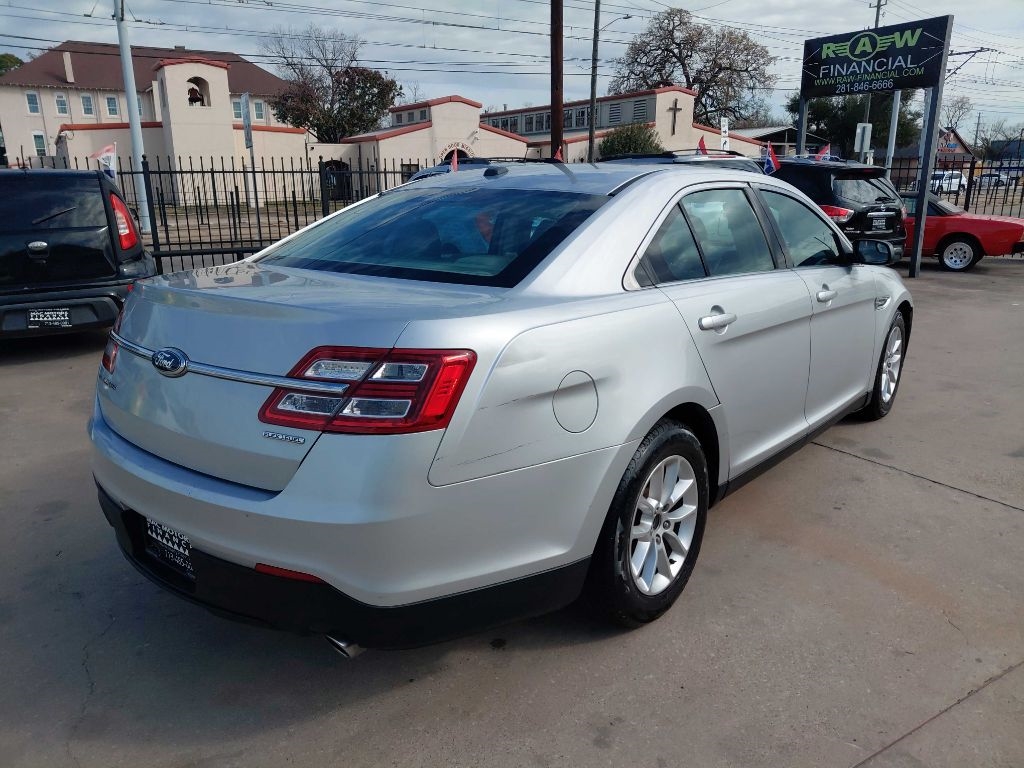 Ford Taurus SE FWD 2014