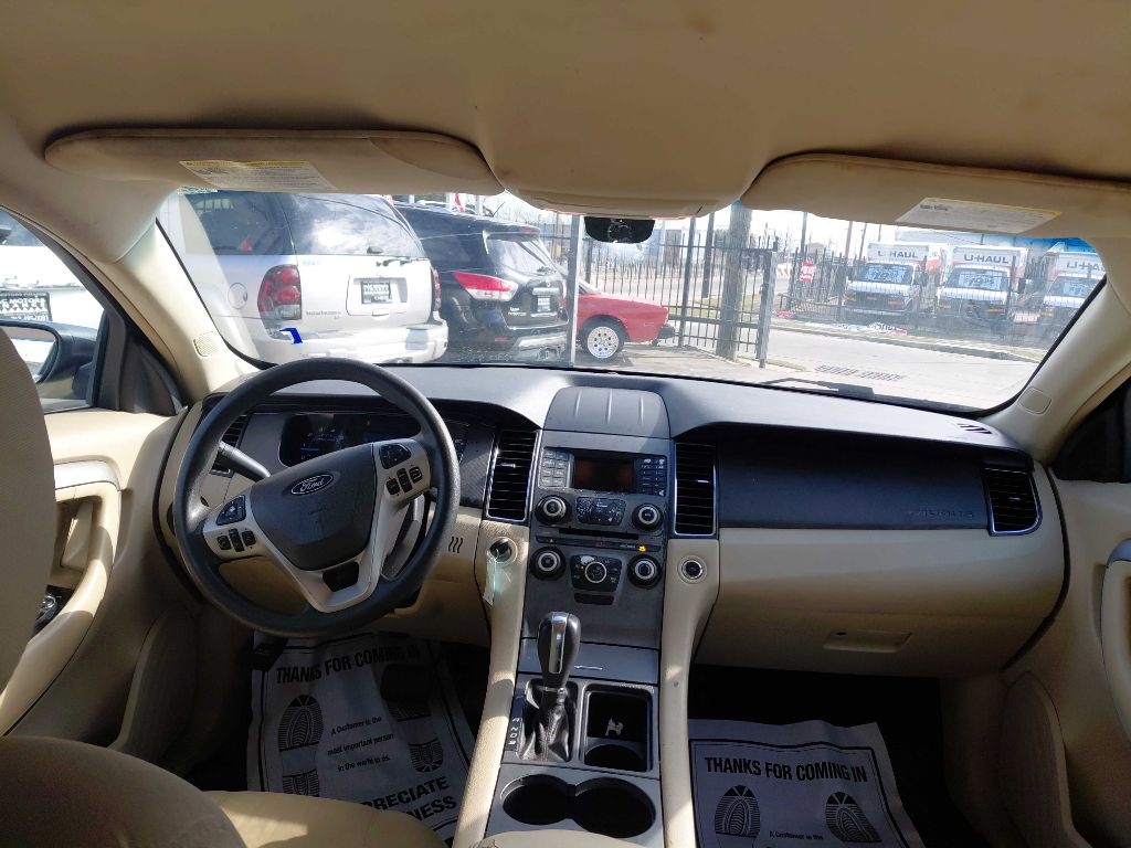 Ford Taurus SE FWD 2014