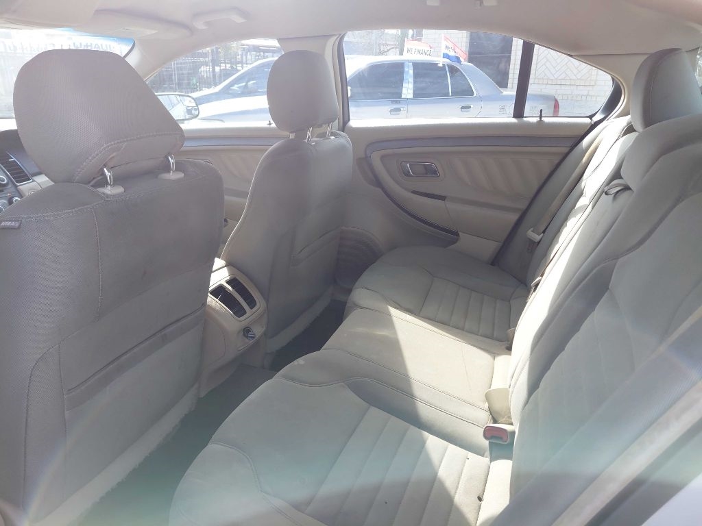 Ford Taurus SE FWD 2014