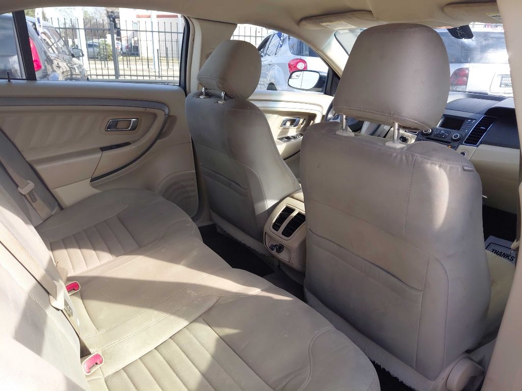 Ford Taurus SE FWD 2014