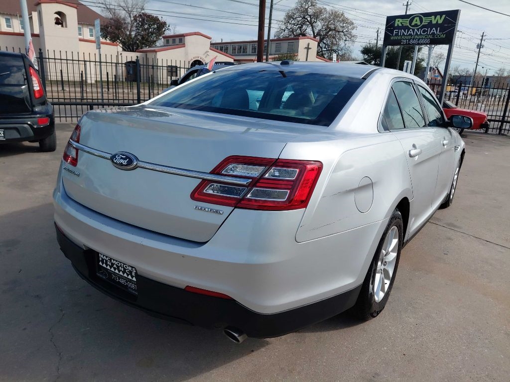 Ford Taurus SE FWD 2014