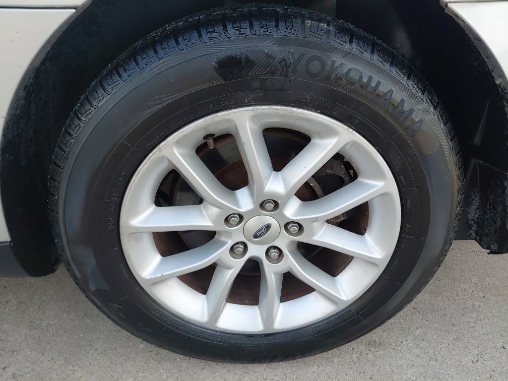 Ford Taurus SE FWD 2014