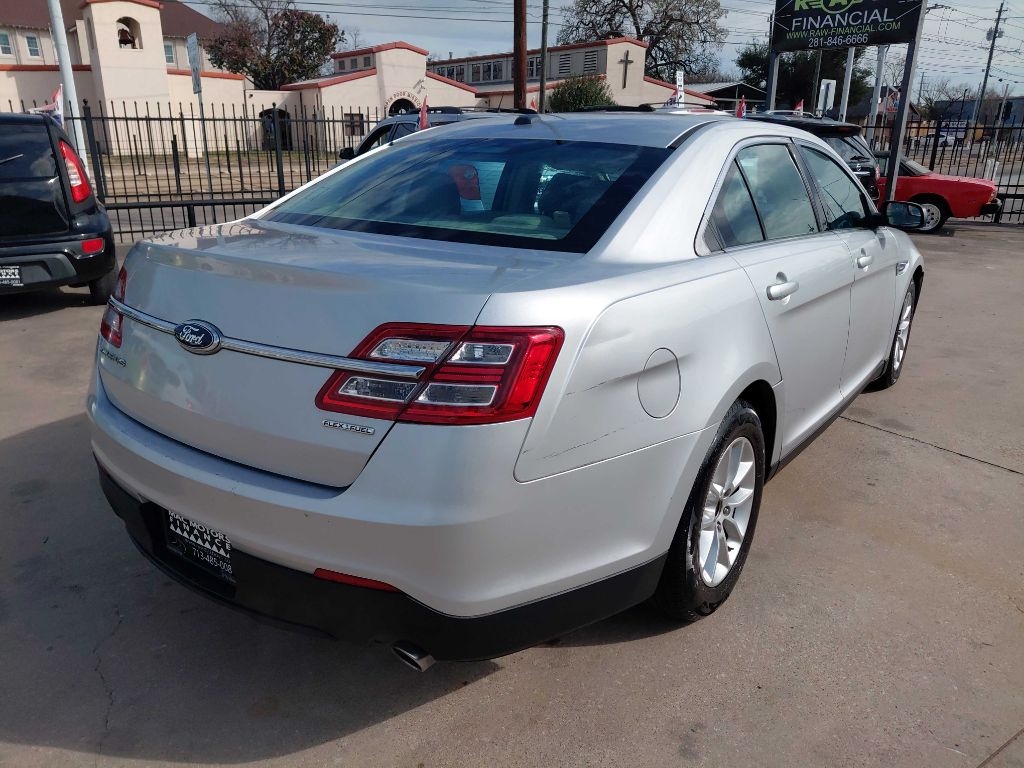Ford Taurus SE FWD 2014