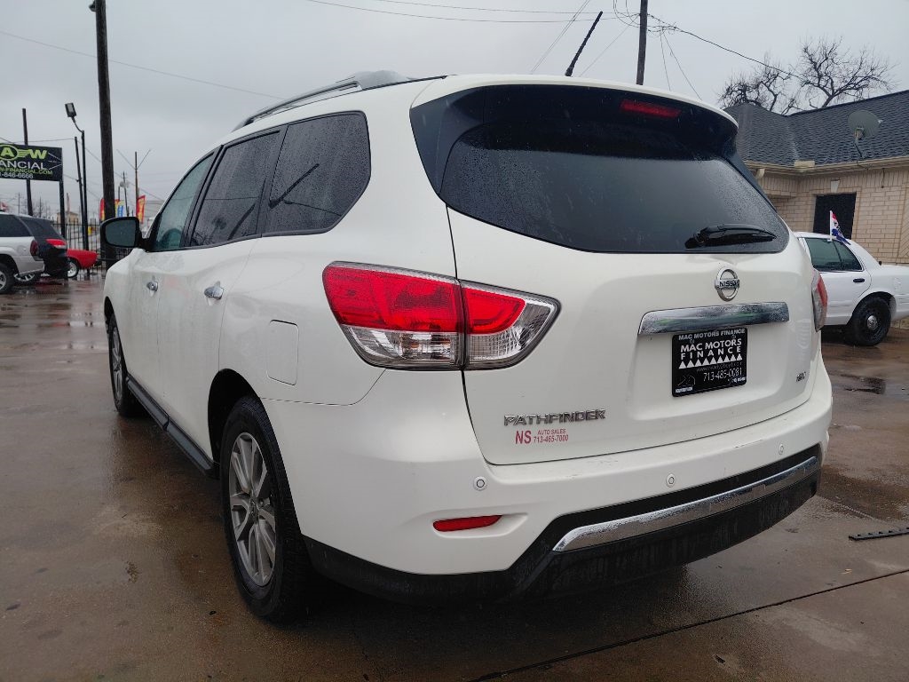 Nissan Pathfinder S 2WD 2013