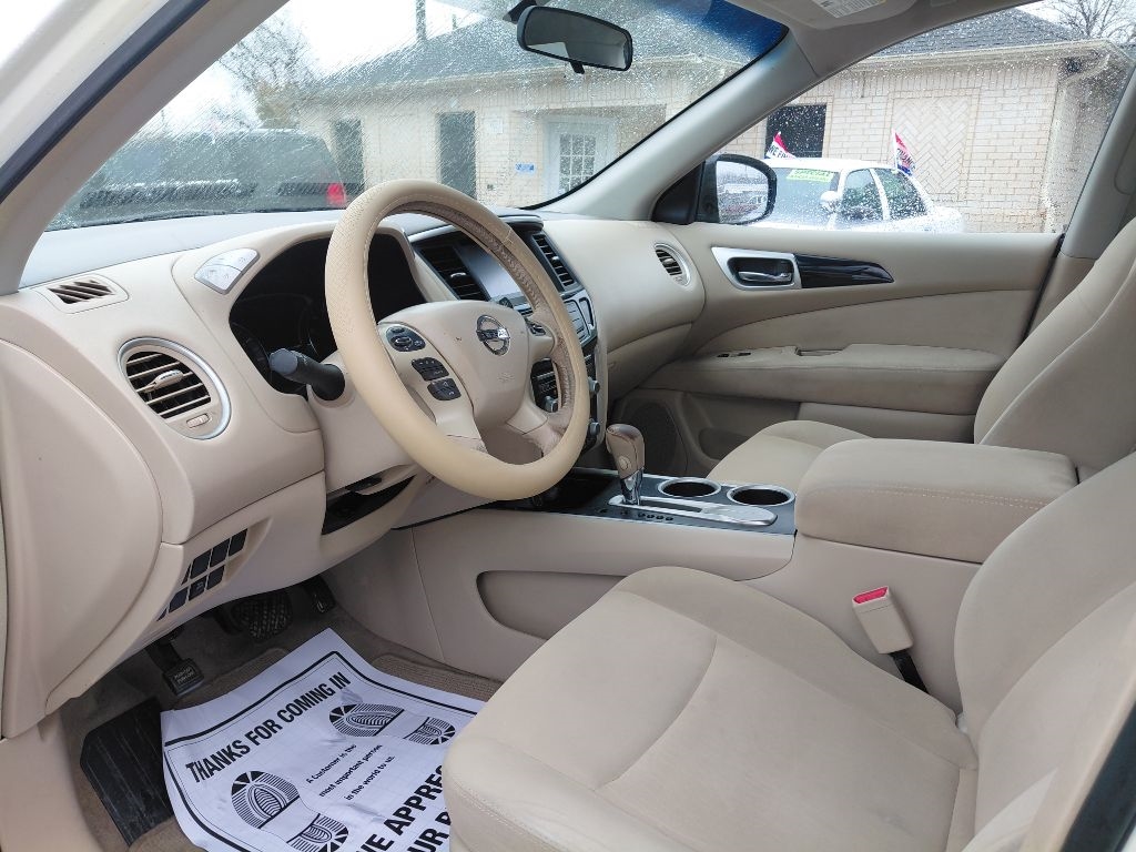 Nissan Pathfinder S 2WD 2013