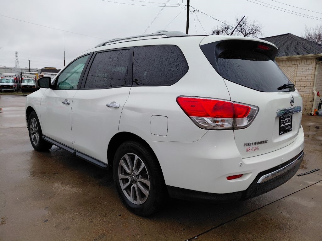 Nissan Pathfinder S 2WD 2013