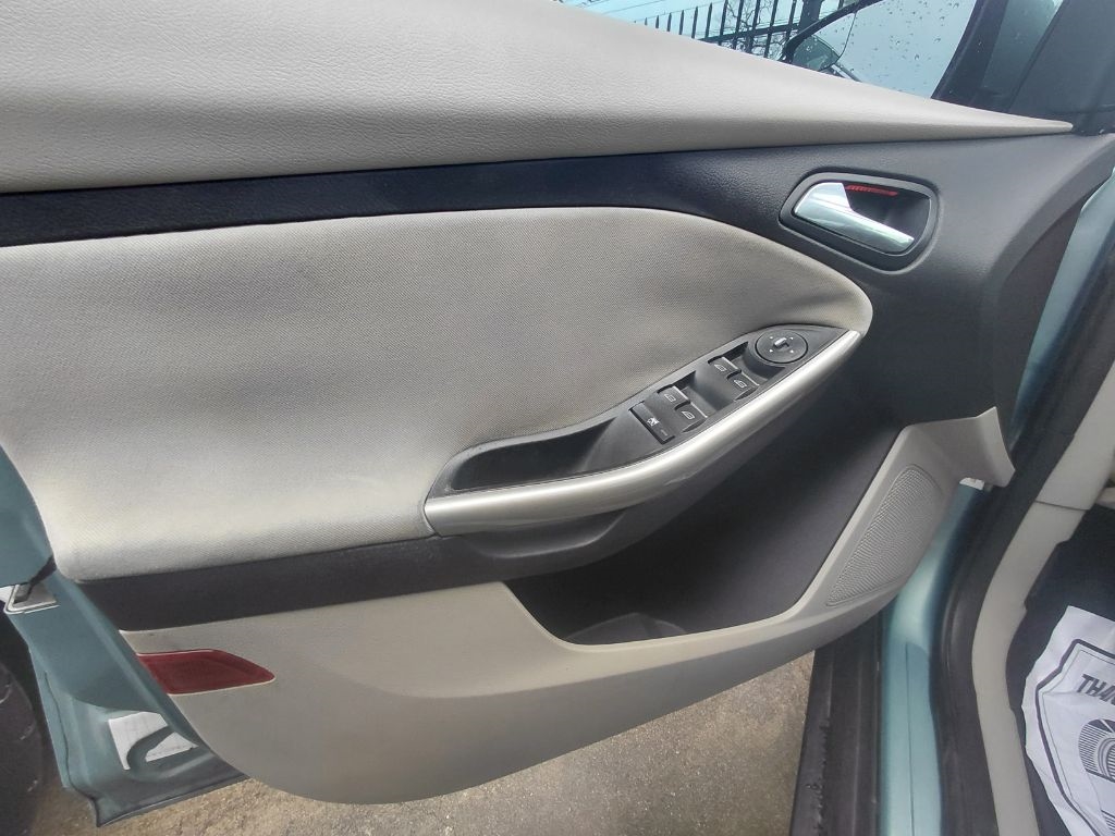 Nissan Pathfinder S 2WD 2013