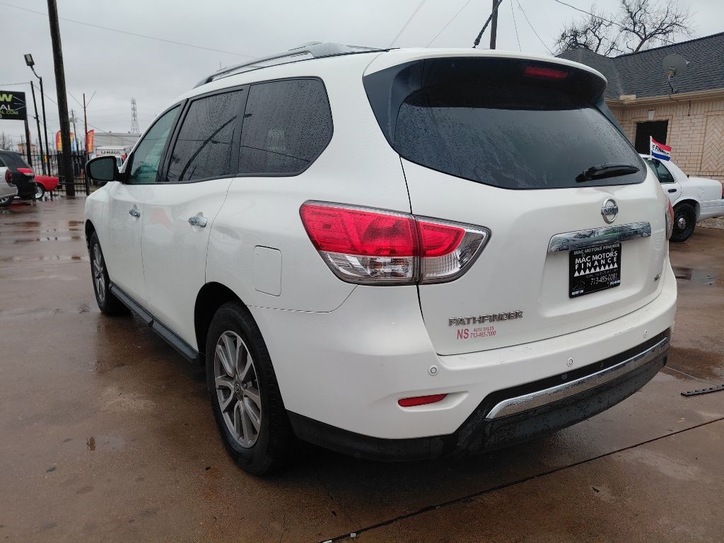 Nissan Pathfinder S 2WD 2013