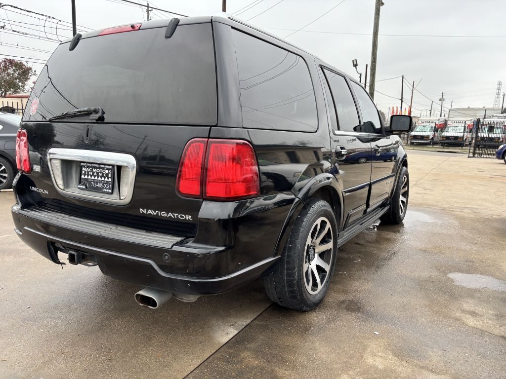 Lincoln Navigator Luxury 2WD 2003