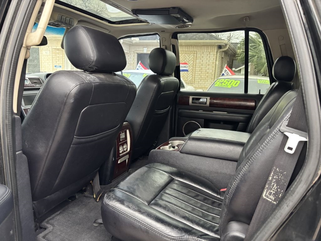 Lincoln Navigator Luxury 2WD 2003