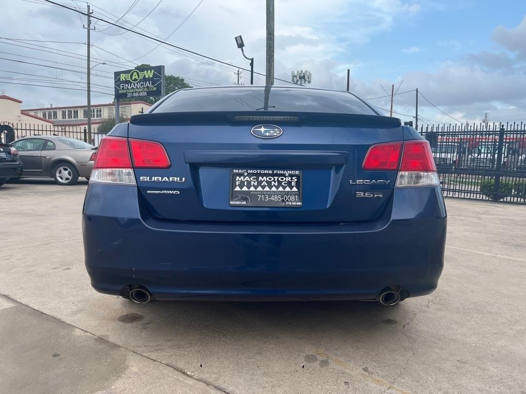 Subaru Legacy 3.6R Limited 2010