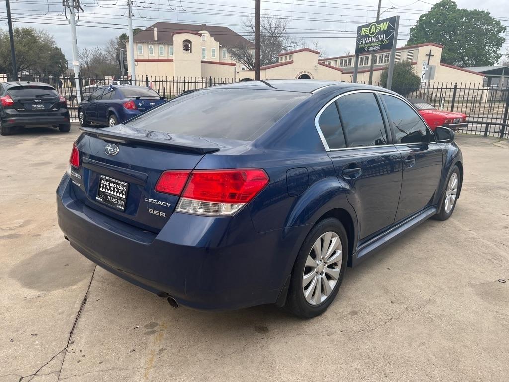 Subaru Legacy 3.6R Limited 2010