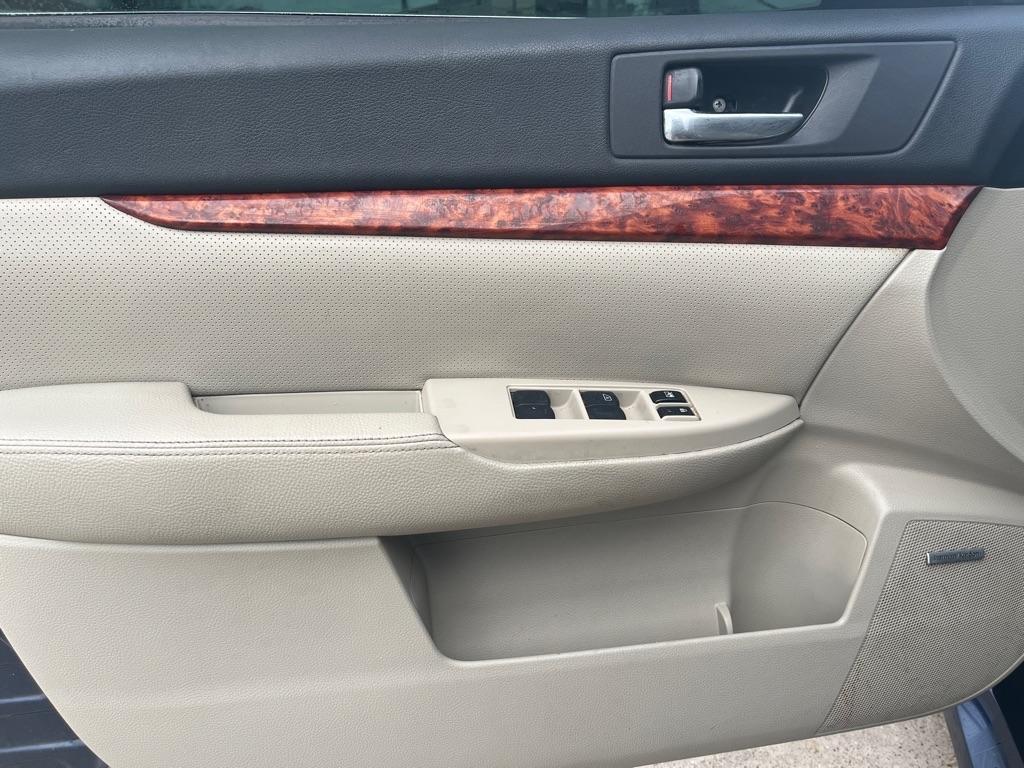 Subaru Legacy 3.6R Limited 2010