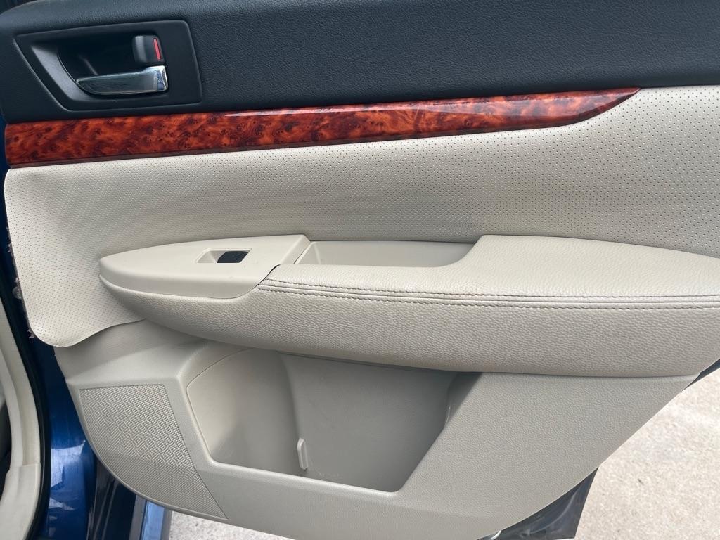 Subaru Legacy 3.6R Limited 2010