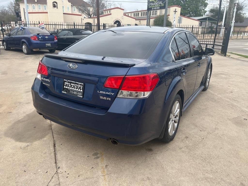 Subaru Legacy 3.6R Limited 2010