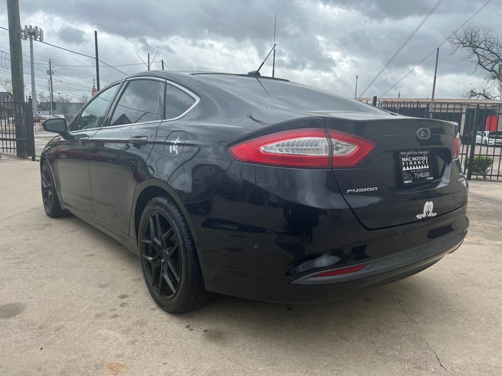Ford Fusion Hybrid SE 2013