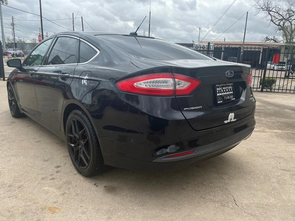 Ford Fusion Hybrid SE 2013