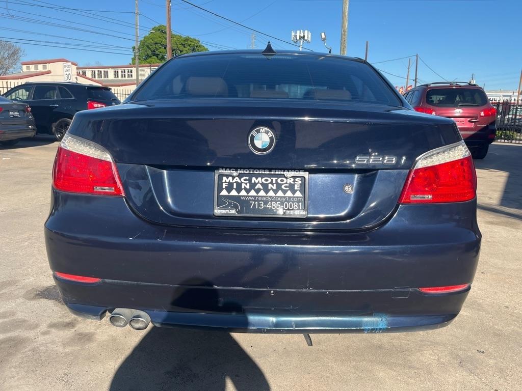 BMW 5-Series 528i 2008