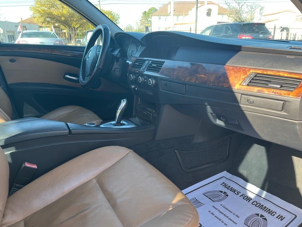 BMW 5-Series 528i 2008