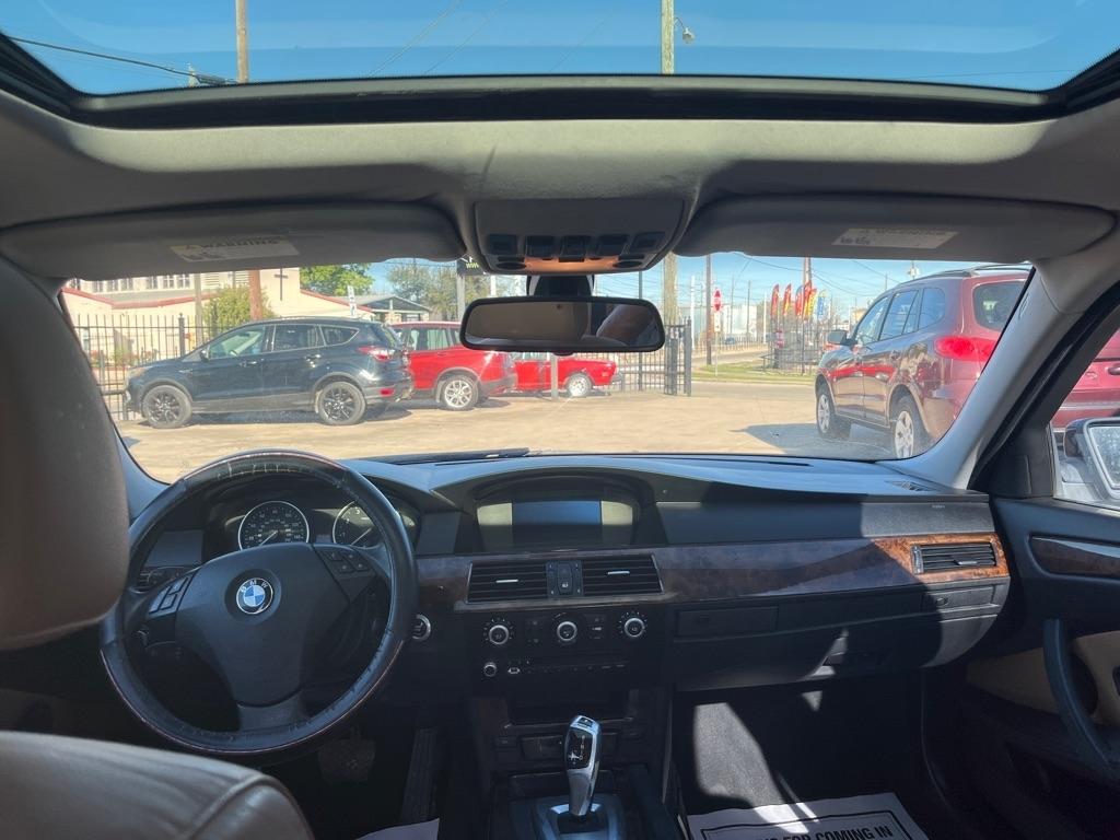 BMW 5-Series 528i 2008