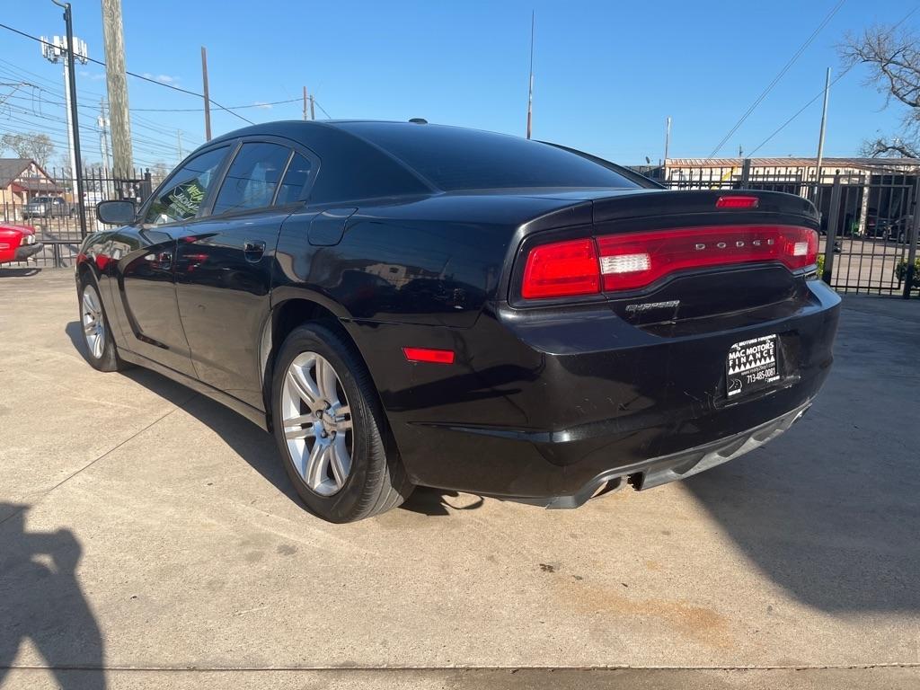 Dodge Charger SE 2011