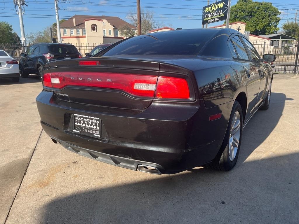 Dodge Charger SE 2011