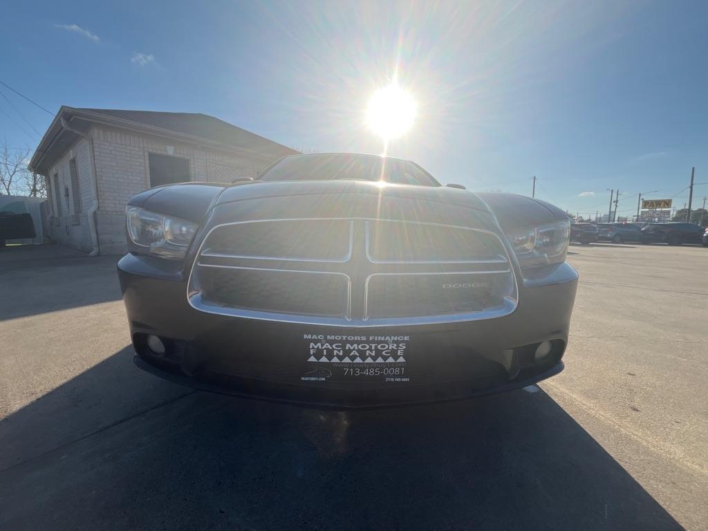 Dodge Charger SE 2011