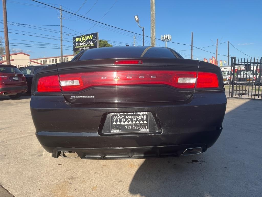 Dodge Charger SE 2011