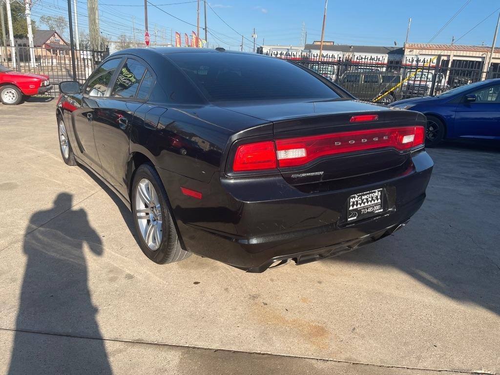 Dodge Charger SE 2011