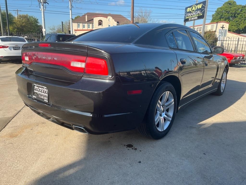 Dodge Charger SE 2011