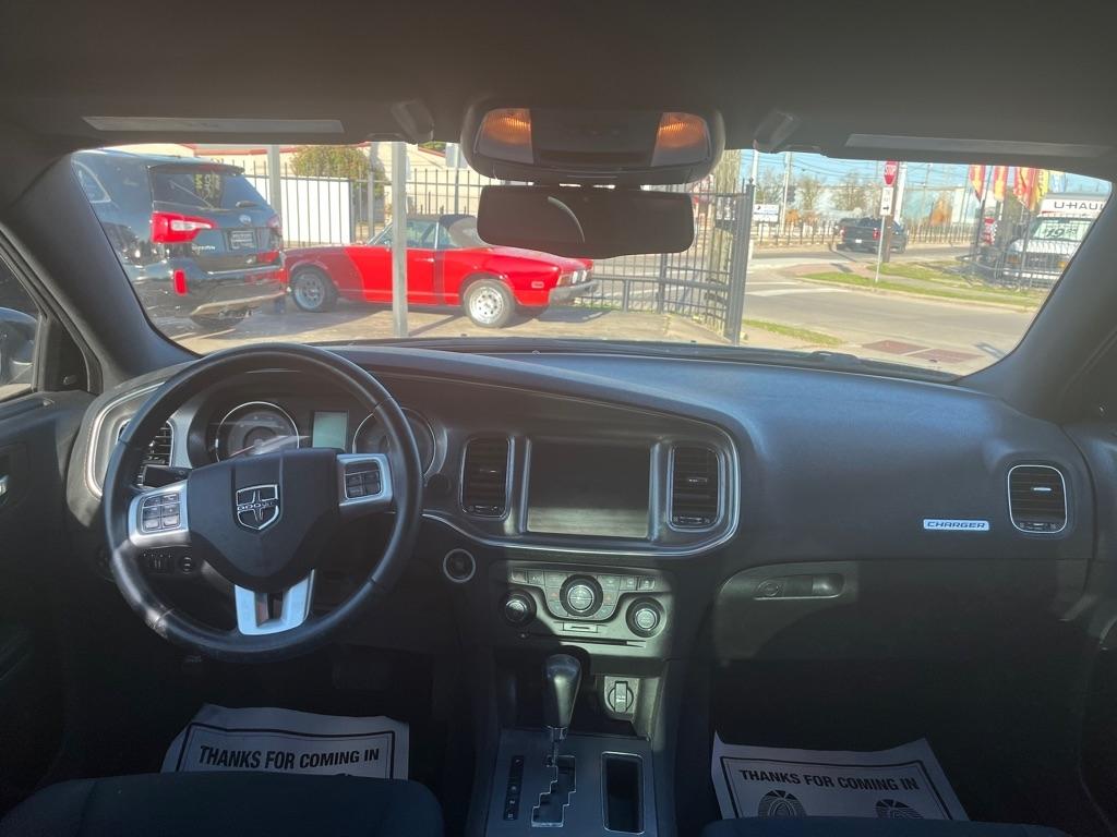 Dodge Charger SE 2011