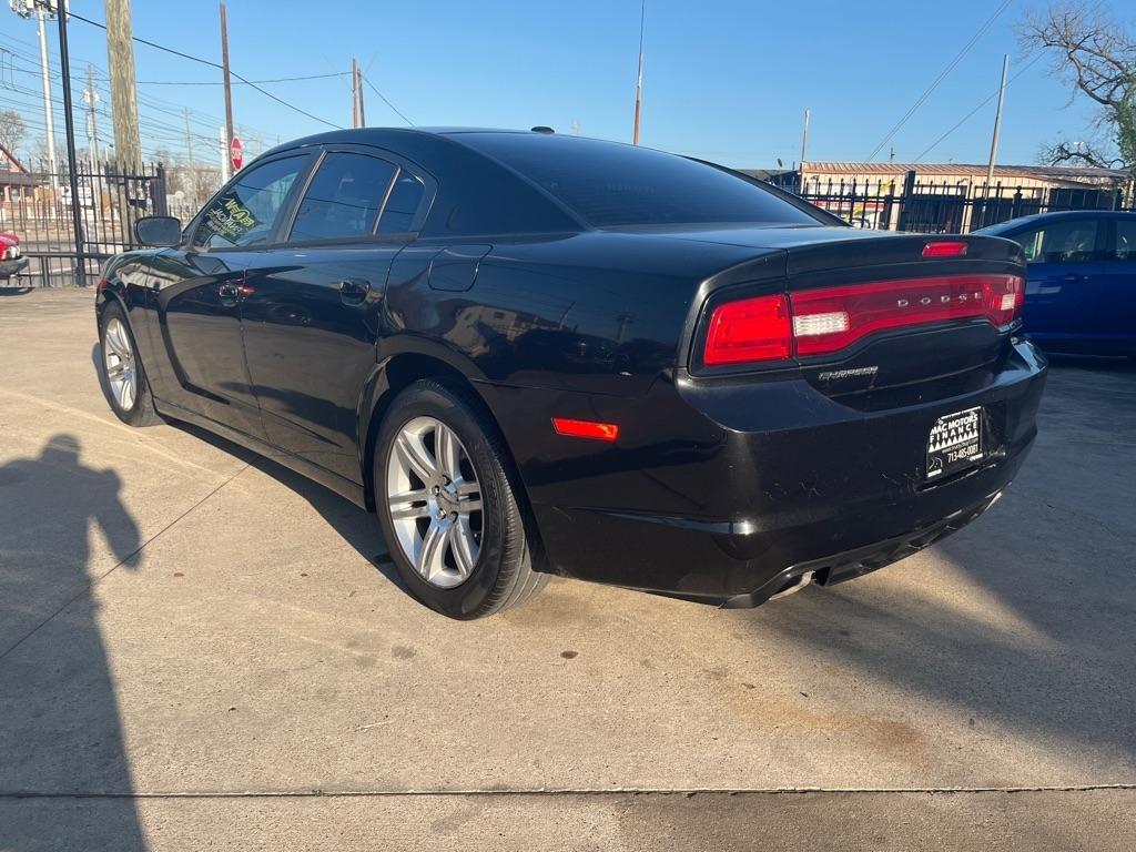 Dodge Charger SE 2011