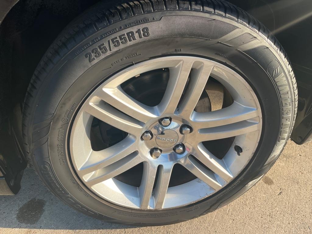 Dodge Charger SE 2011